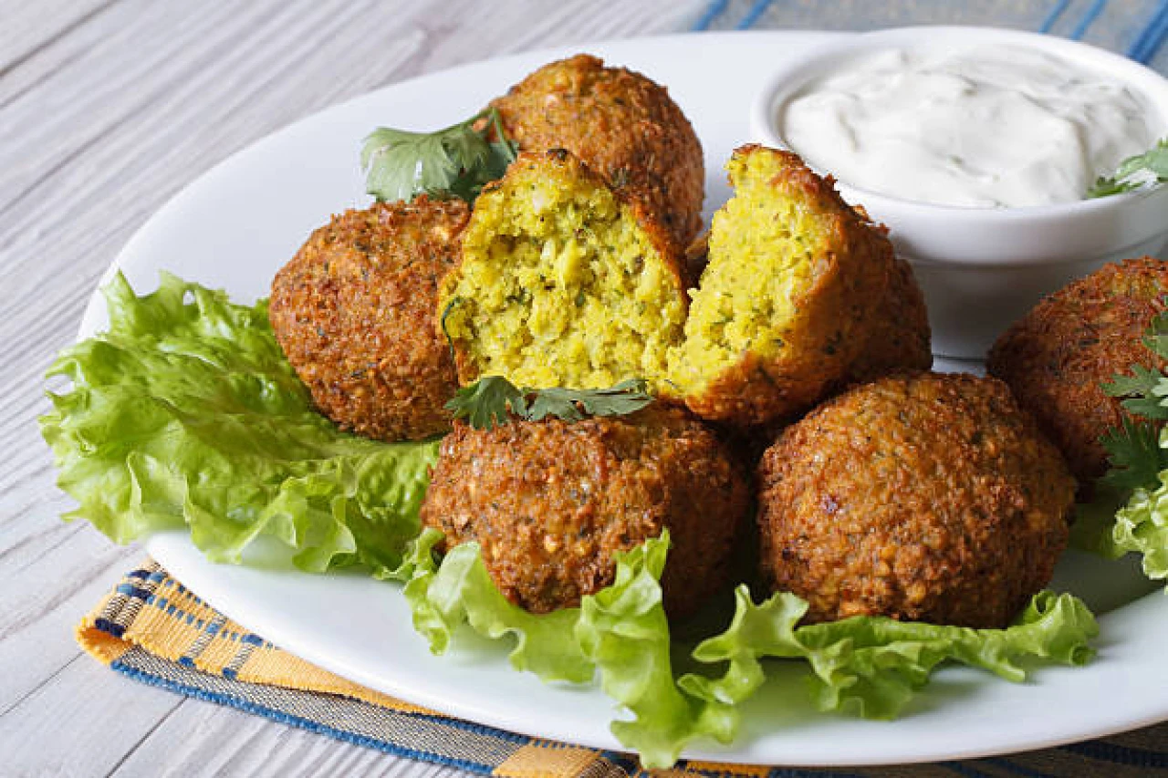 Falafel: Ortadoğu Mutfağının Vegan Mucizesiyle Tanışın!