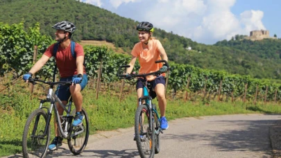 Bisiklet Turu Tatili: Pedal Çevirerek Keşfetmenin Keyfi