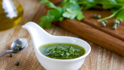 Salsa Verde: Yeşil Biber ve Taze Otlarla Ferahlatıcı Sos Tarifi