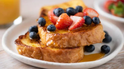 Yumurtalı Ekmek (French Toast) Farklı Versiyonları: Tatlı ve Tuzlu Seçenekler