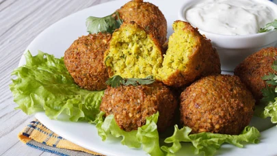 Falafel: Ortadoğu Mutfağının Vegan Mucizesiyle Tanışın!